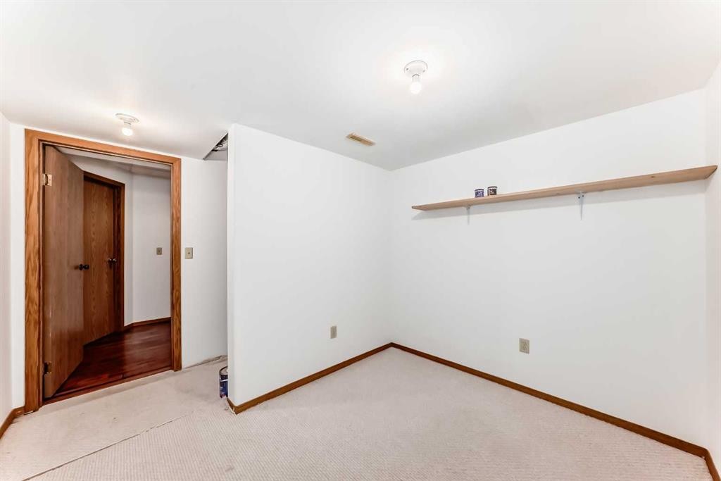 110 Somerglen Road Sw, Calgary, AB - Indoor Photo Showing Other Room