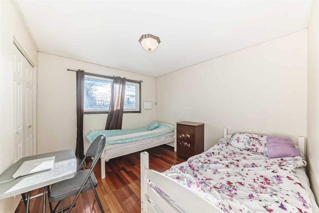 7160 Temple Drive Ne, Calgary, AB - Indoor Photo Showing Bedroom