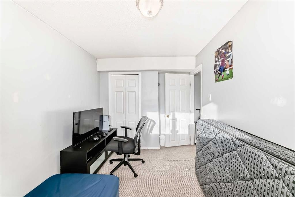 7160 Temple Drive Ne, Calgary, AB - Indoor