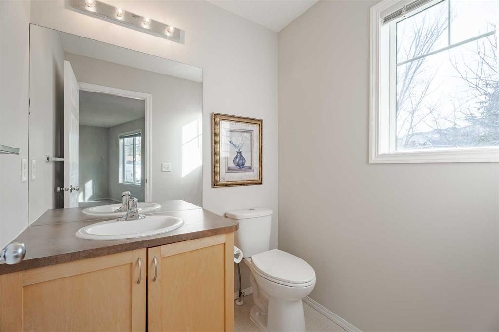 122 Panamount Drive Nw, Calgary, AB - Indoor Photo Showing Bathroom
