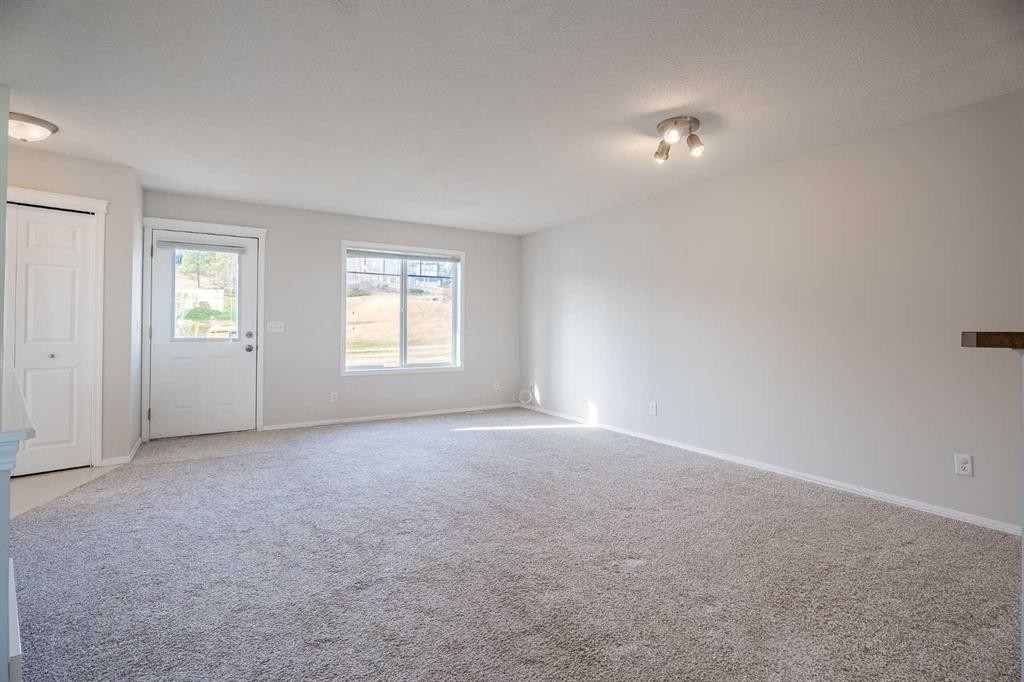 122 Panamount Drive Nw, Calgary, AB - Indoor Photo Showing Other Room