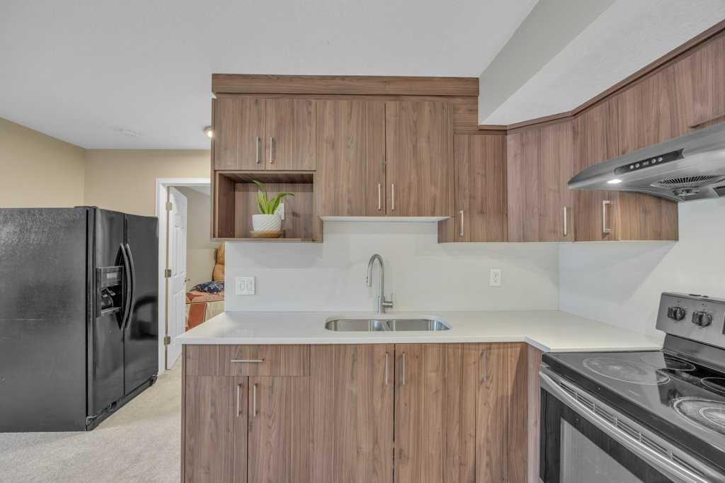550 Copperfield Boulevard Se, Calgary, AB - Indoor Photo Showing Kitchen