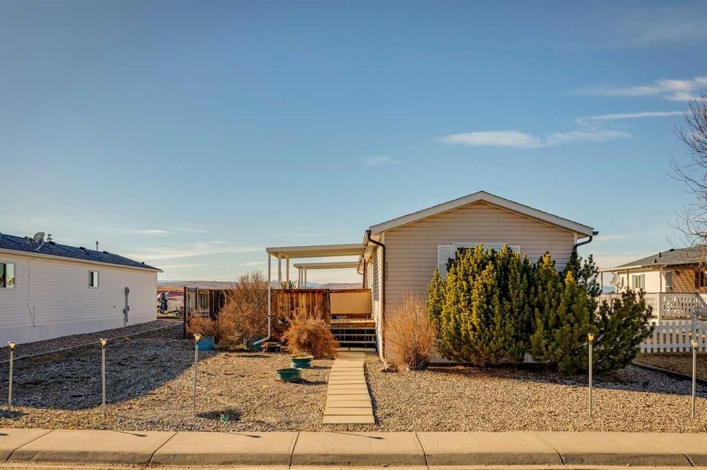 1909 29 Avenue, Nanton, AB - Outdoor