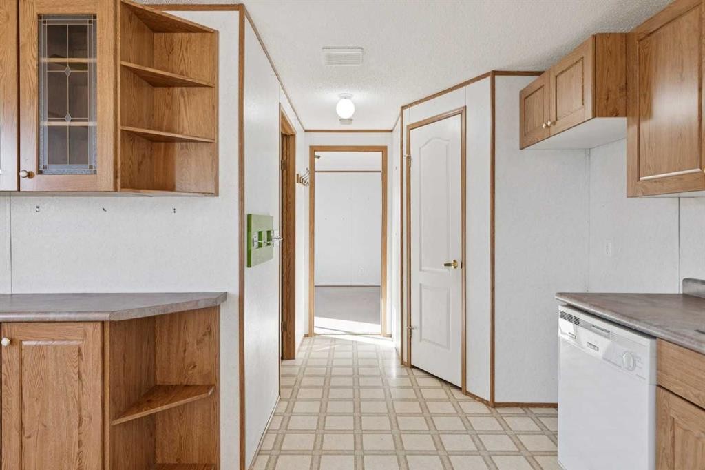 1909 29 Avenue, Nanton, AB - Indoor Photo Showing Kitchen