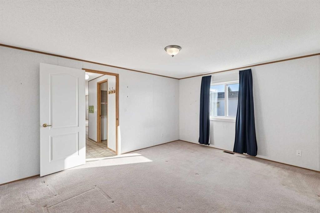 1909 29 Avenue, Nanton, AB - Indoor Photo Showing Other Room