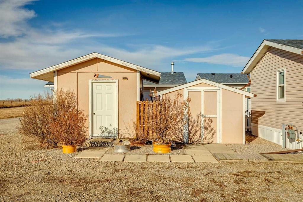 1909 29 Avenue, Nanton, AB - Outdoor