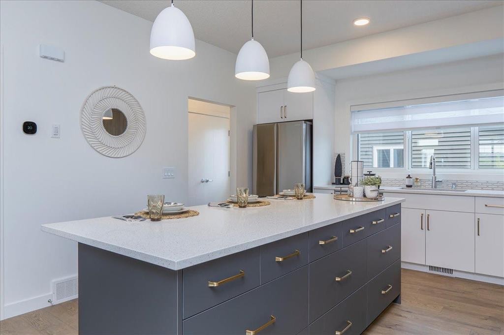 540 Legacy Circle Se, Calgary, AB - Indoor Photo Showing Kitchen