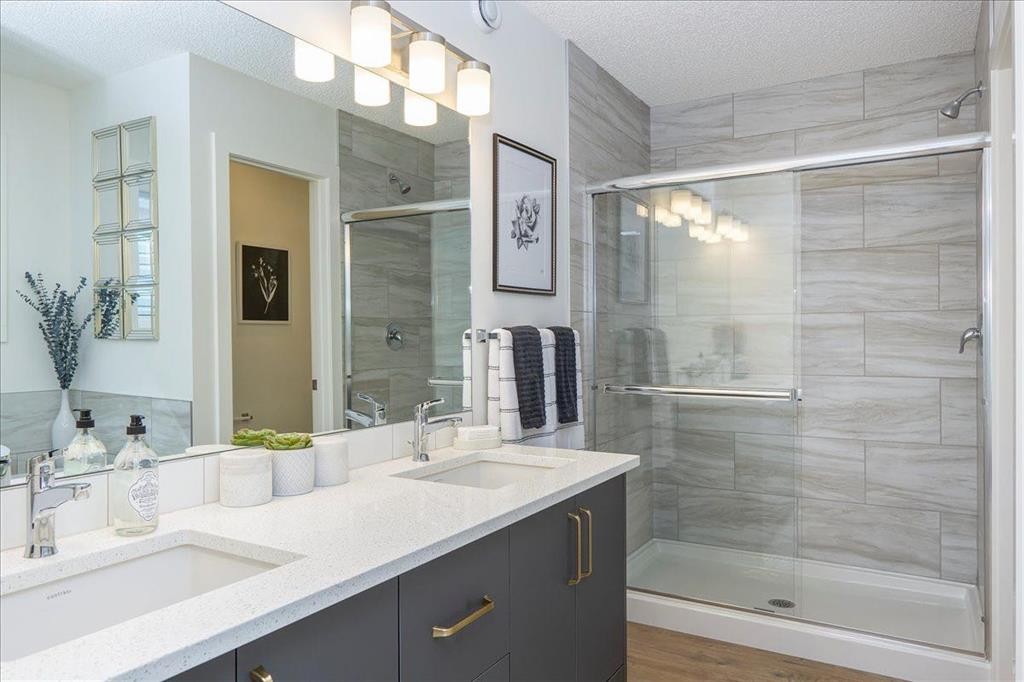 540 Legacy Circle Se, Calgary, AB - Indoor Photo Showing Bathroom