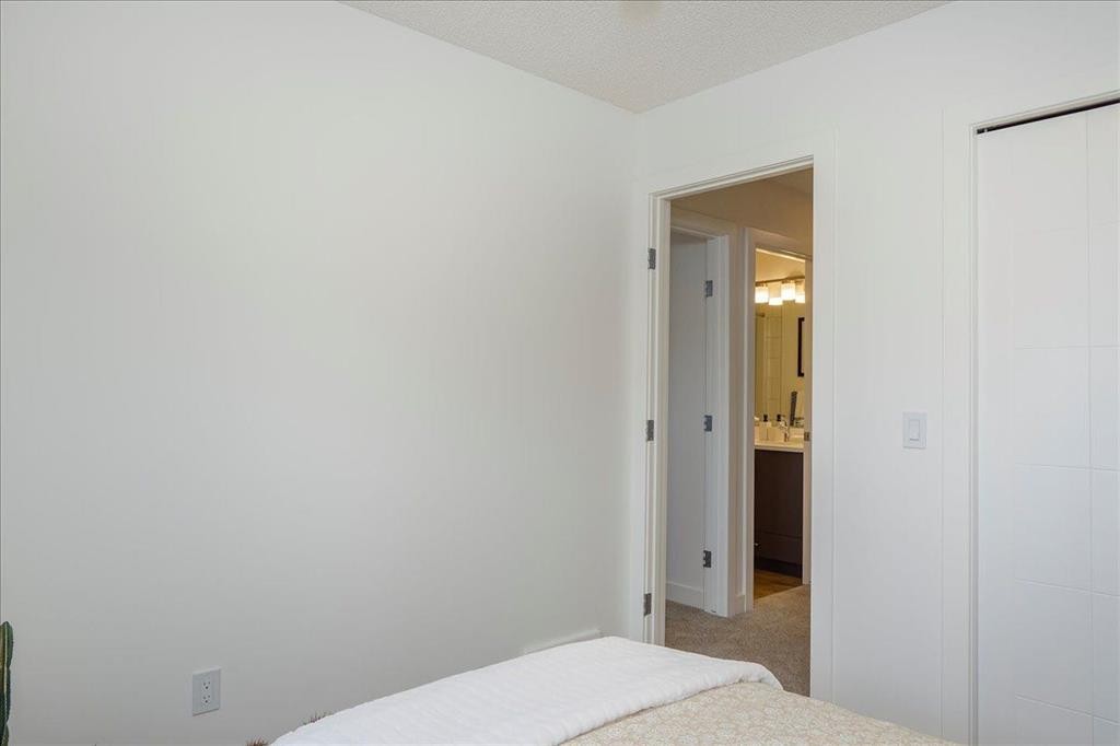 540 Legacy Circle Se, Calgary, AB - Indoor Photo Showing Bedroom