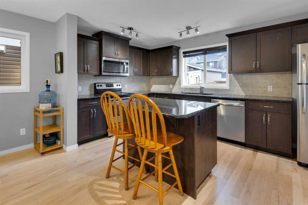 367 Fireside Place, Cochrane, AB - Indoor Photo Showing Kitchen With Stainless Steel Kitchen
