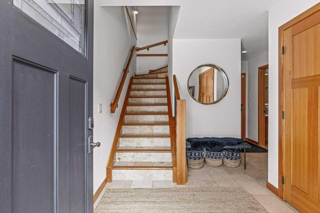 4-511 6Th Avenue, Canmore, AB - Indoor Photo Showing Other Room