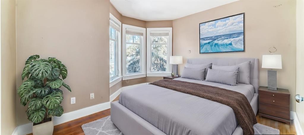 2125 36 Avenue Sw, Calgary, AB - Indoor Photo Showing Bedroom