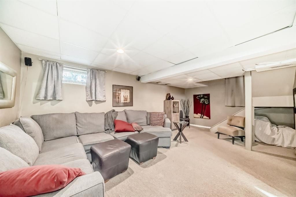 2125 36 Avenue Sw, Calgary, AB - Indoor Photo Showing Basement