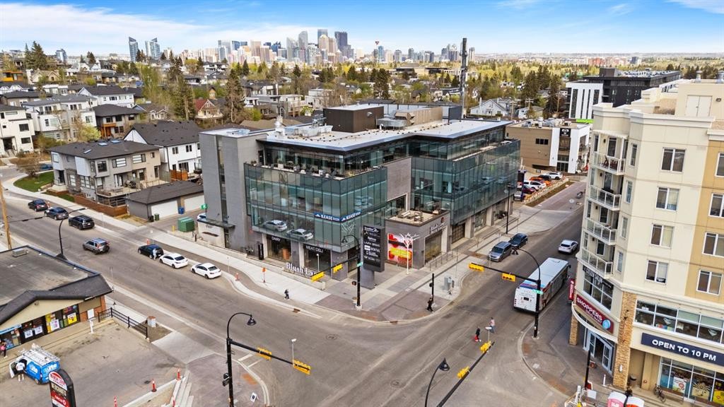 2125 36 Avenue Sw, Calgary, AB - Outdoor With View