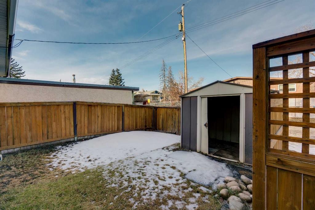3404 35 Avenue Se, Calgary, AB - Outdoor