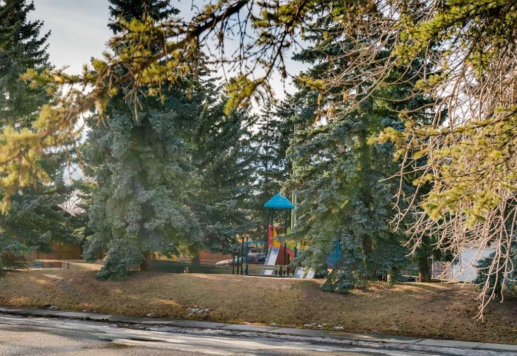 3404 35 Avenue Se, Calgary, AB - Outdoor