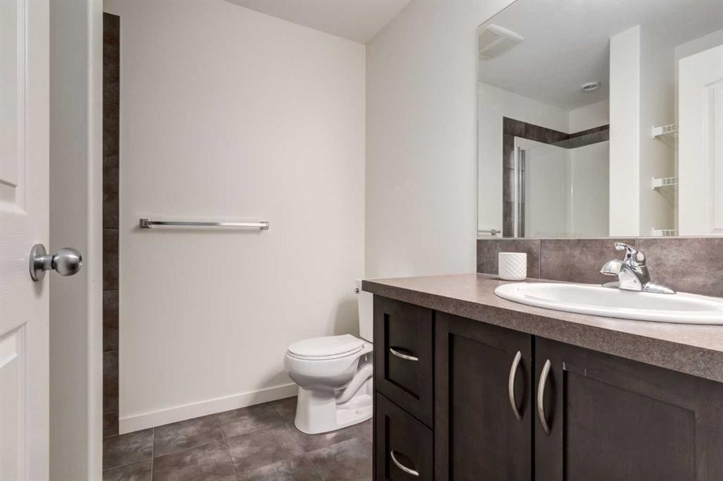 5 Cranford Place Se, Calgary, AB - Indoor Photo Showing Bathroom
