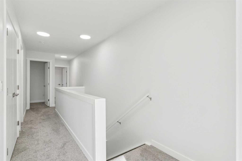 204-95 Saddlecrest Circle Ne, Calgary, AB - Indoor Photo Showing Other Room