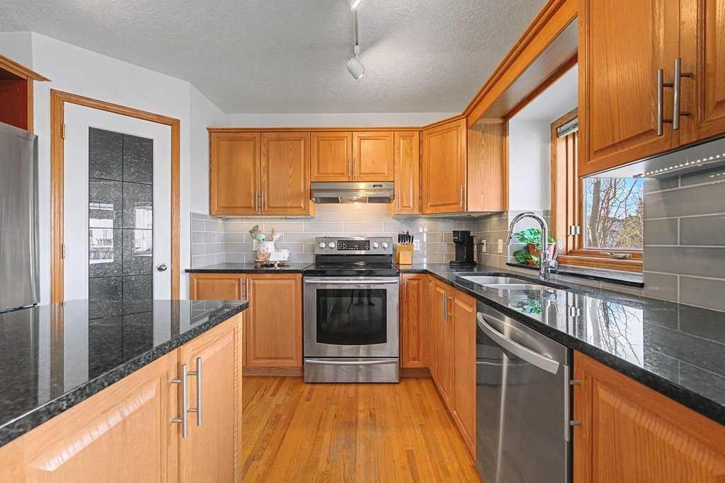 105 Citadel Crest Park Nw, Calgary, AB - Indoor Photo Showing Kitchen With Stainless Steel Kitchen