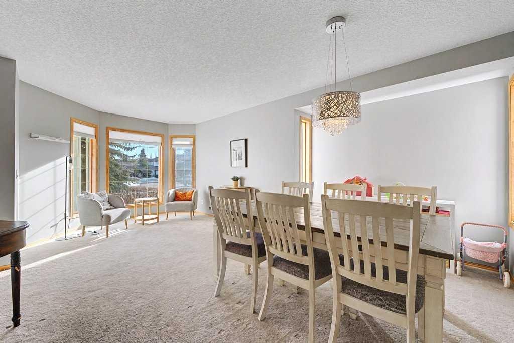 105 Citadel Crest Park Nw, Calgary, AB - Indoor Photo Showing Dining Room