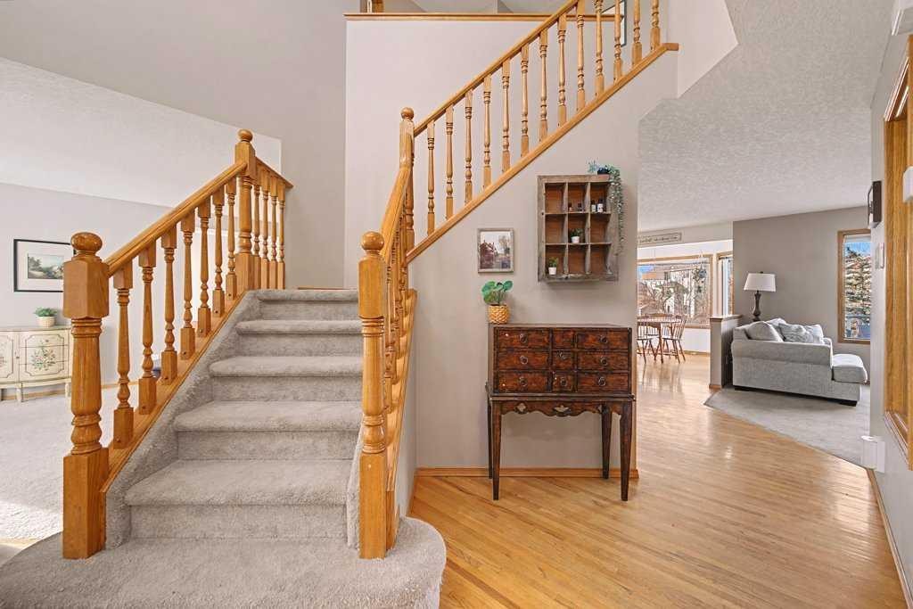 105 Citadel Crest Park Nw, Calgary, AB - Indoor Photo Showing Other Room