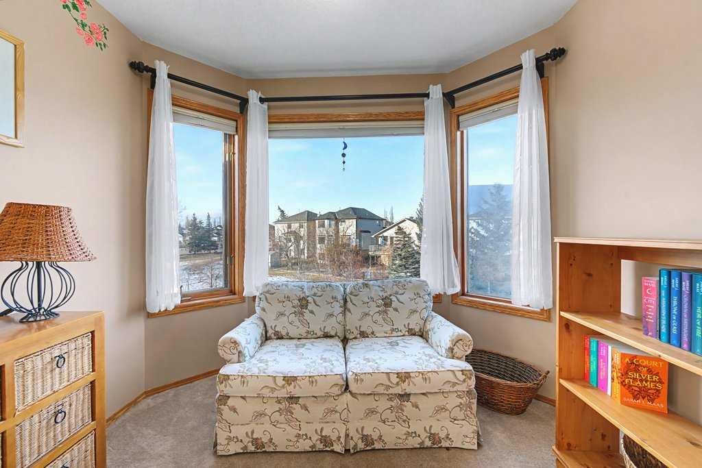 105 Citadel Crest Park Nw, Calgary, AB - Indoor Photo Showing Other Room