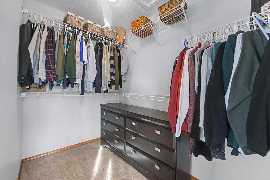 105 Citadel Crest Park Nw, Calgary, AB - Indoor With Storage