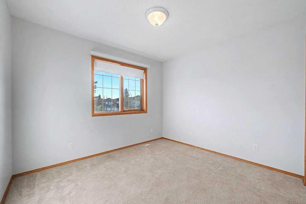 105 Citadel Crest Park Nw, Calgary, AB - Indoor Photo Showing Other Room