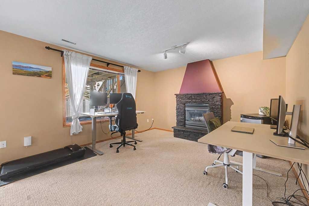 105 Citadel Crest Park Nw, Calgary, AB - Indoor Photo Showing Office