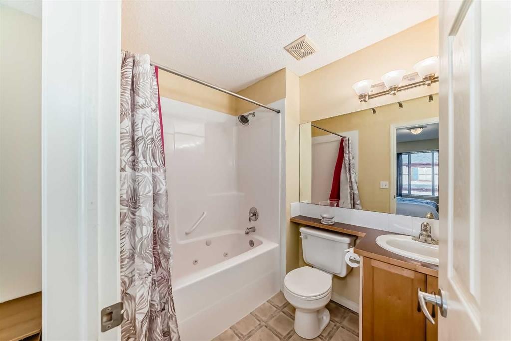 116 Hidden Creek Rise Nw, Calgary, AB - Indoor Photo Showing Bathroom