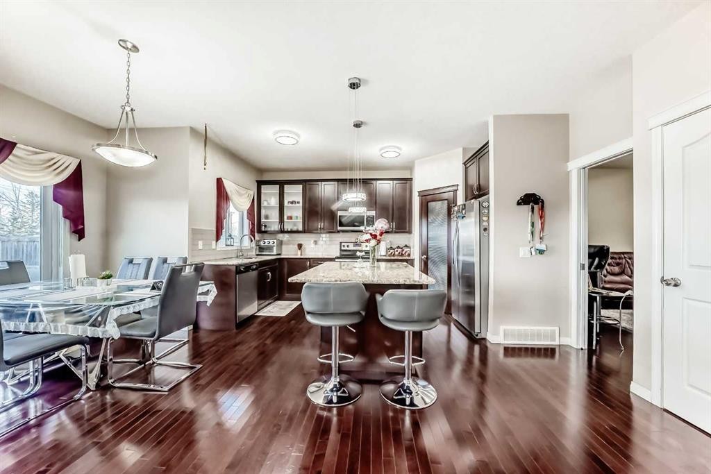 71 Martha'S Meadow Close Ne, Calgary, AB - Indoor Photo Showing Dining Room