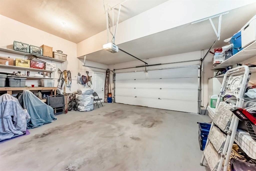 71 Martha'S Meadow Close Ne, Calgary, AB - Indoor Photo Showing Garage