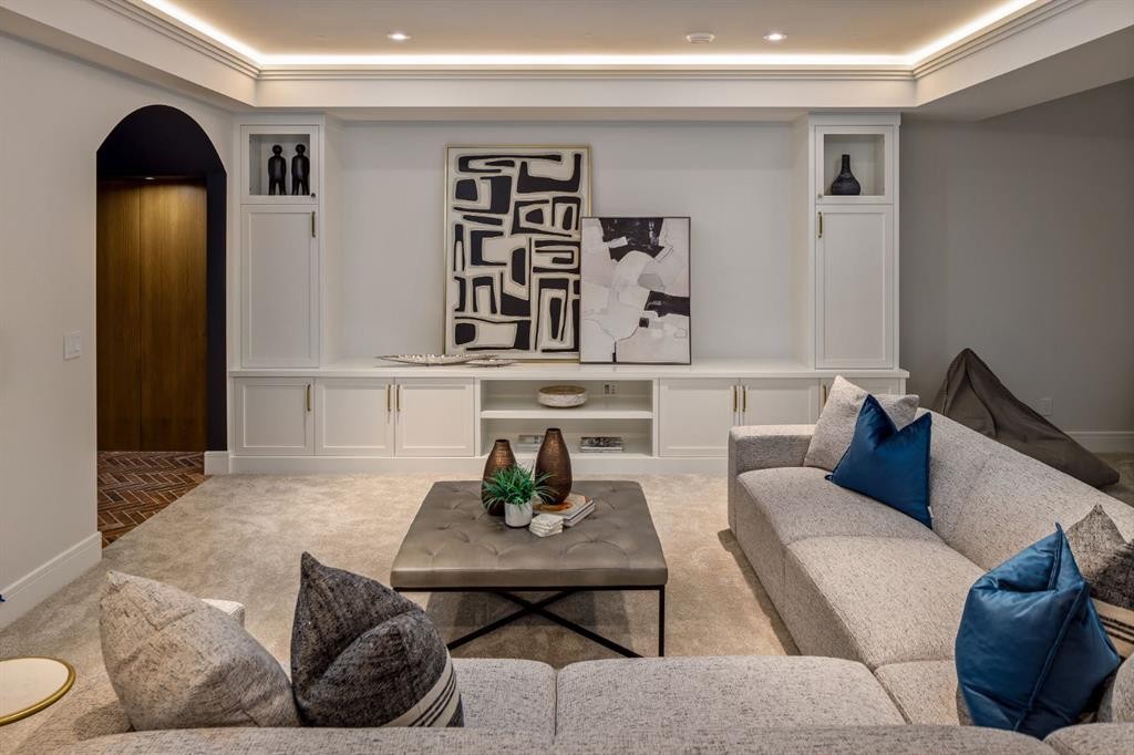 2920 Toronto Crescent Nw, Calgary, AB - Indoor