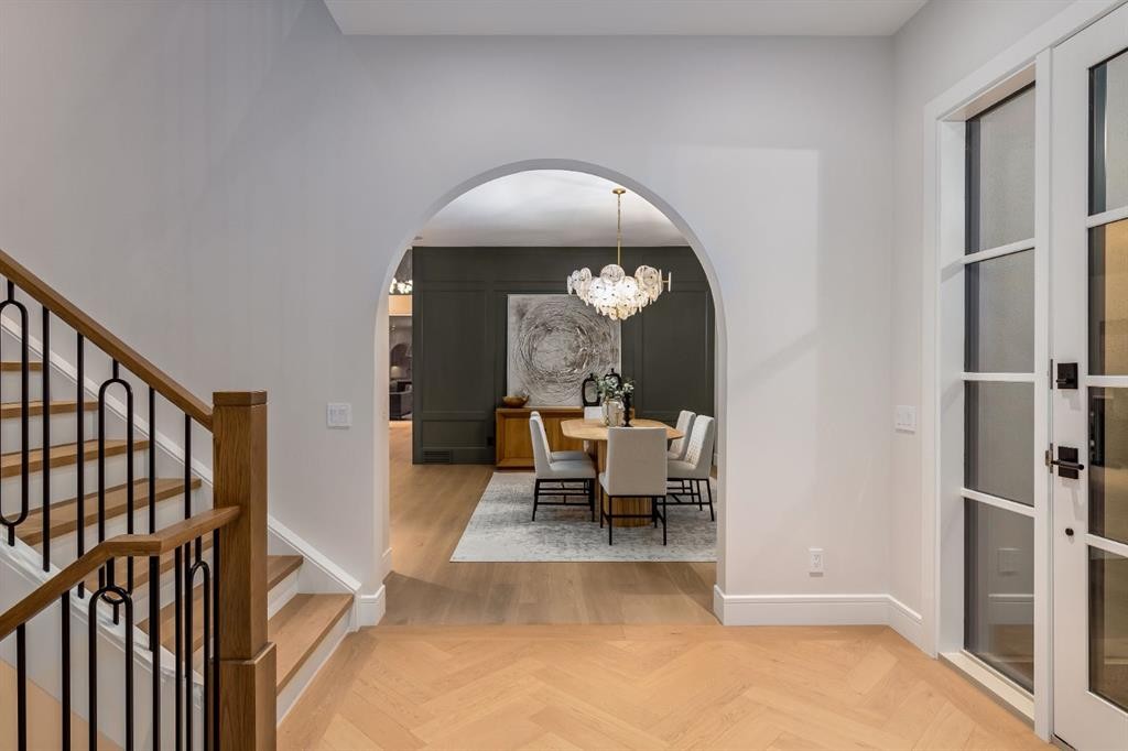 2920 Toronto Crescent Nw, Calgary, AB - Indoor Photo Showing Other Room