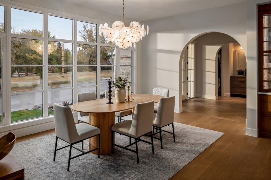 2920 Toronto Crescent Nw, Calgary, AB - Indoor Photo Showing Dining Room