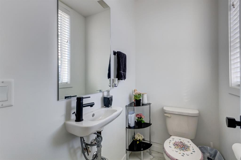 888 Walgrove Boulevard Se, Calgary, AB