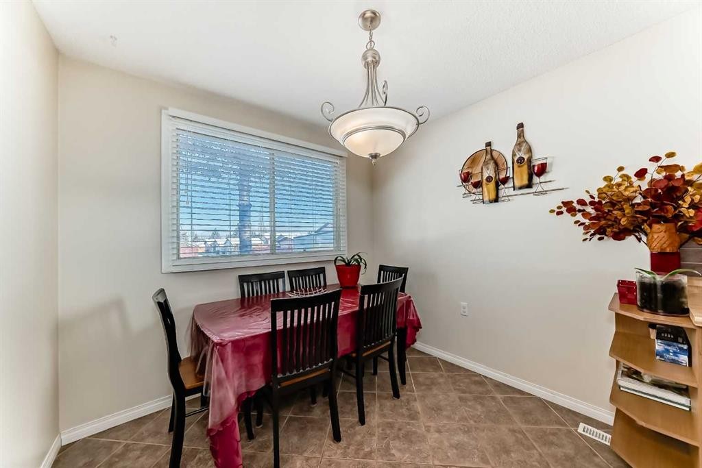 208 Bracewood Road Sw, Calgary, AB - Indoor Photo Showing Dining Room