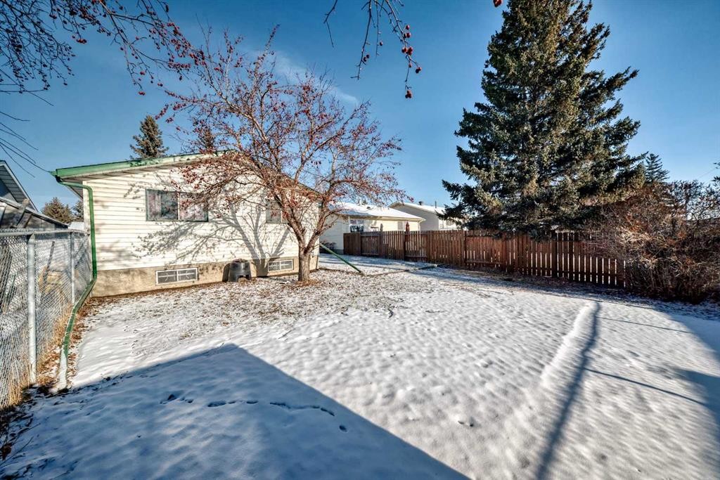 208 Bracewood Road Sw, Calgary, AB - Outdoor