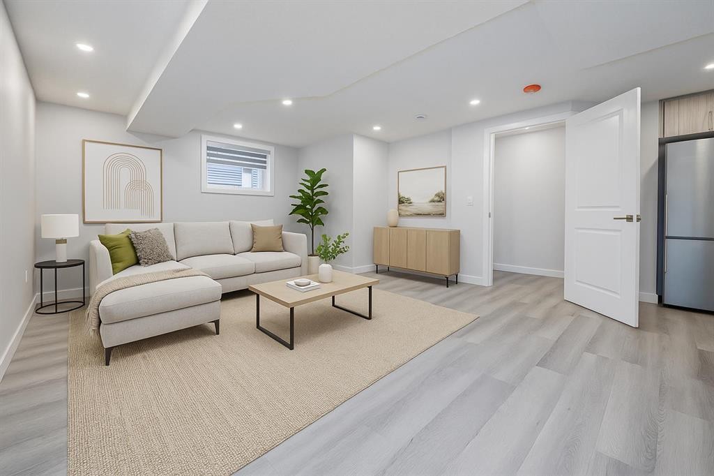 152 Falconridge Crescent Ne, Calgary, AB - Indoor