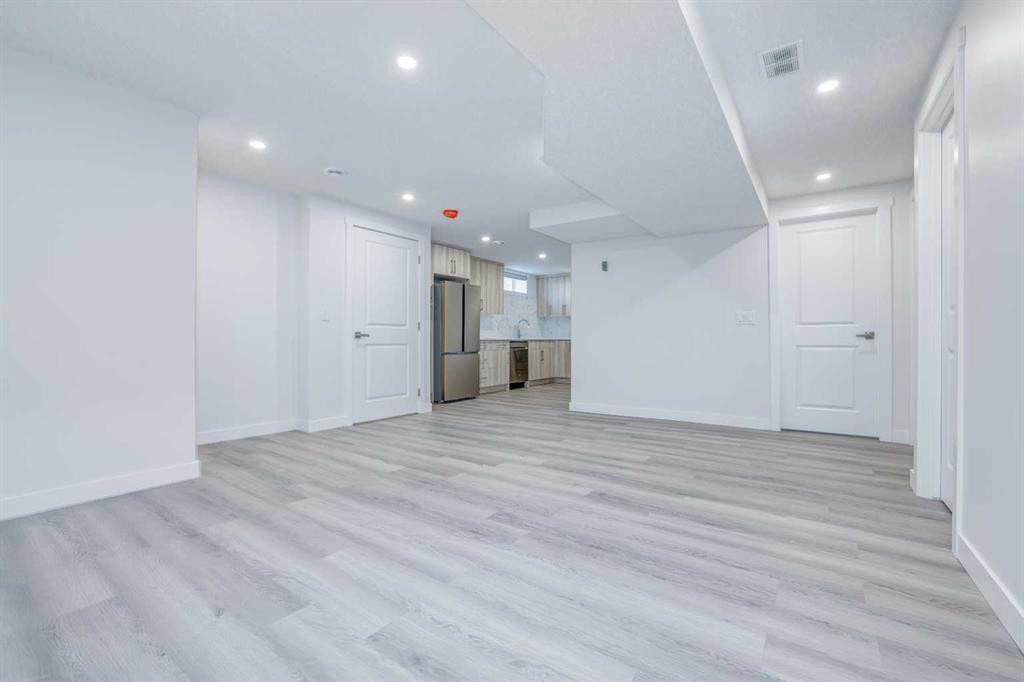 152 Falconridge Crescent Ne, Calgary, AB - Indoor Photo Showing Other Room