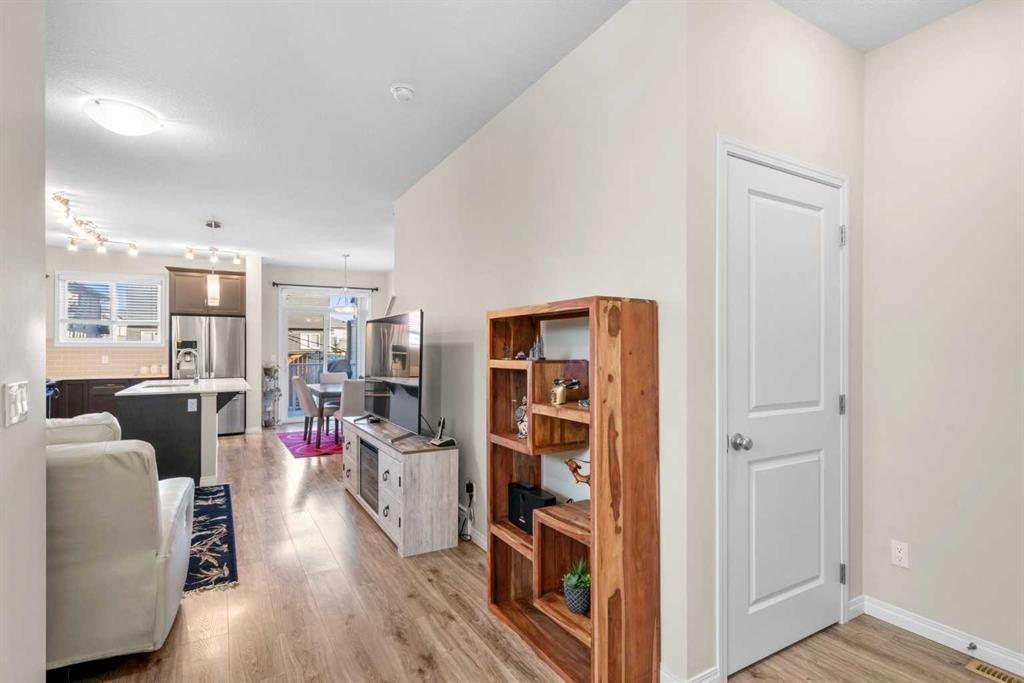 50 Legacy Glen Common Se, Calgary, AB - Indoor Photo Showing Other Room