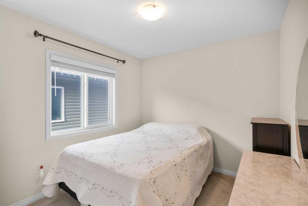 50 Legacy Glen Common Se, Calgary, AB - Indoor Photo Showing Bedroom