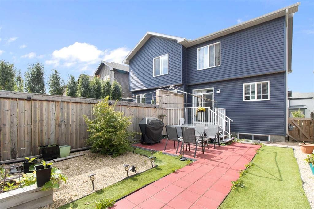 50 Legacy Glen Common Se, Calgary, AB - Outdoor With Deck Patio Veranda With Exterior