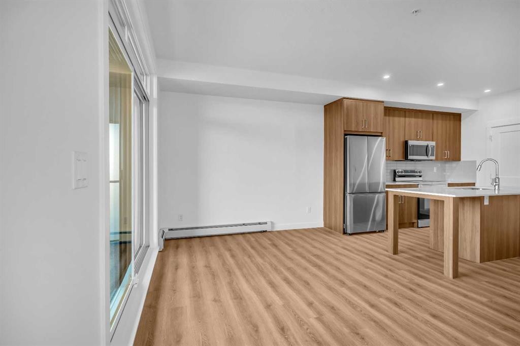 7209-1802 Mahogany Boulevard, Calgary, AB - Indoor Photo Showing Kitchen