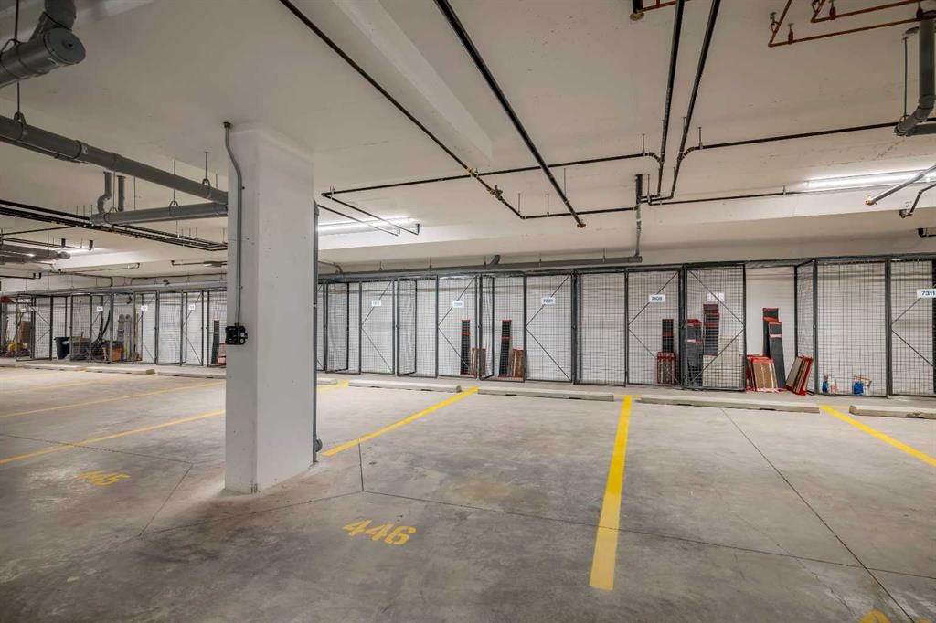 7209-1802 Mahogany Boulevard, Calgary, AB - Photo Showing Garage