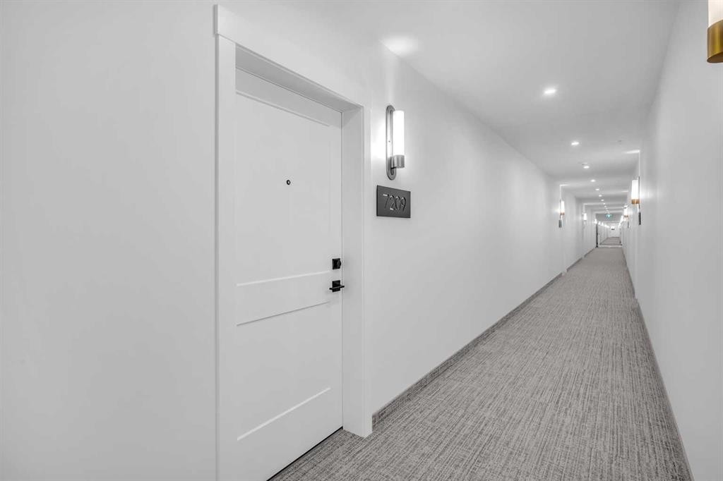 7209-1802 Mahogany Boulevard, Calgary, AB - Indoor Photo Showing Other Room