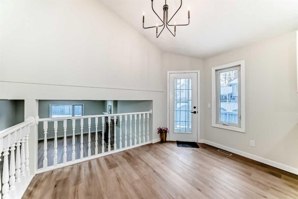 624 Shawinigan Drive Sw, Calgary, AB - Indoor Photo Showing Other Room