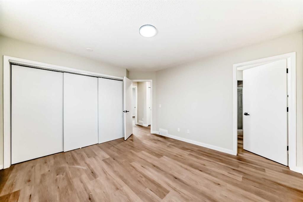 624 Shawinigan Drive Sw, Calgary, AB - Indoor Photo Showing Other Room