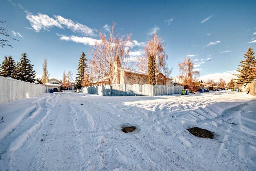 624 Shawinigan Drive Sw, Calgary, AB - Outdoor