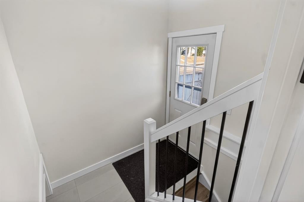 203 Lynnover Place Se, Calgary, AB - Indoor Photo Showing Other Room
